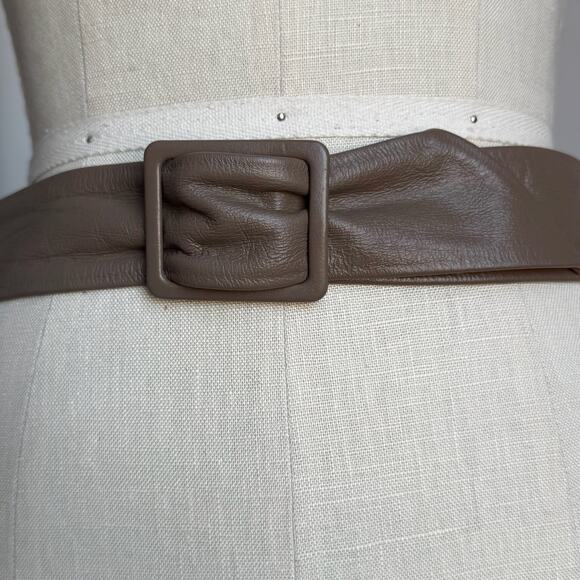 Vintage 80s Taupe Buttery Kid Leather Belt - Picture 9 of 9